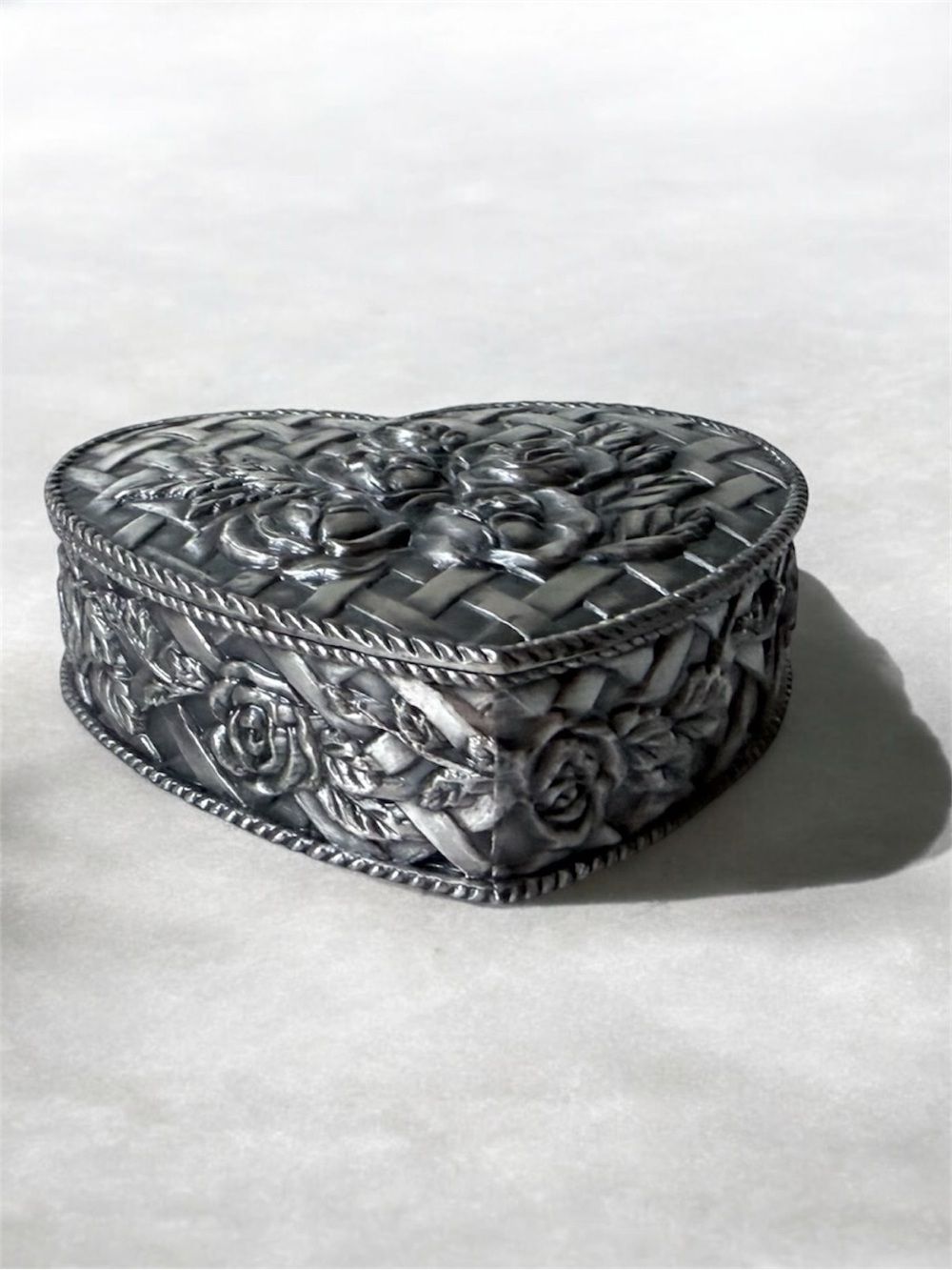 Heart-Shaped Embossed Rose Trinket Box - Silver Tone
